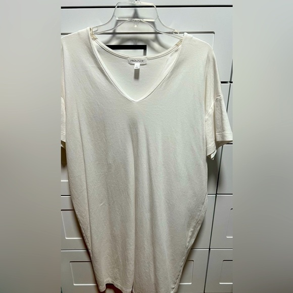 Prologue Dresses & Skirts - Prologue white tshirt dress (D3)
